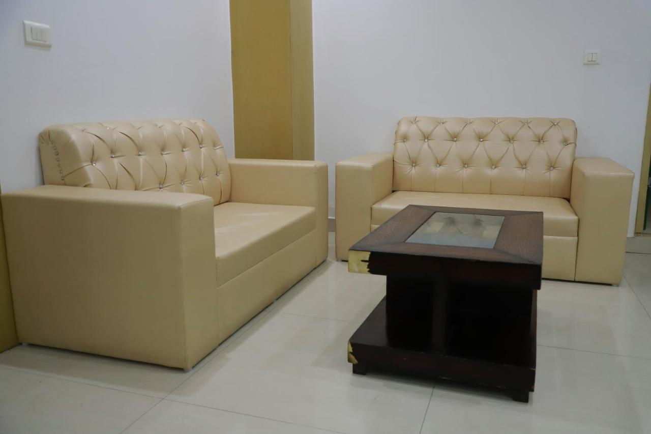 Hotel Parth Inn Ghaziabad Exteriör bild