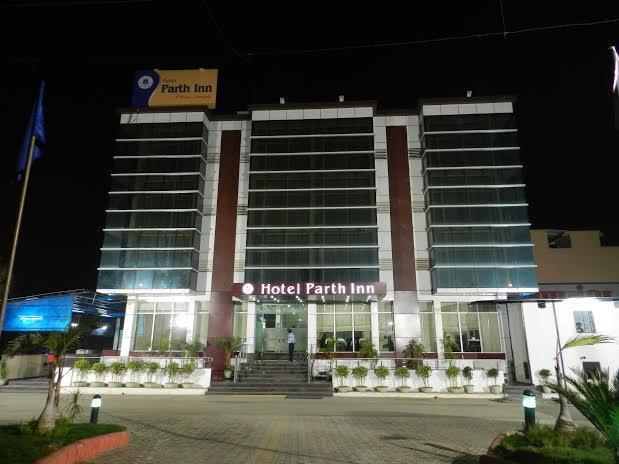 Hotel Parth Inn Ghaziabad Exteriör bild