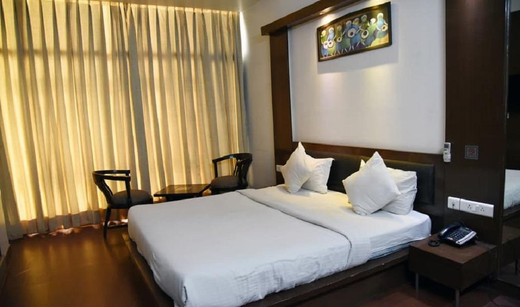 Hotel Parth Inn Ghaziabad Exteriör bild
