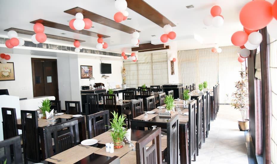 Hotel Parth Inn Ghaziabad Exteriör bild