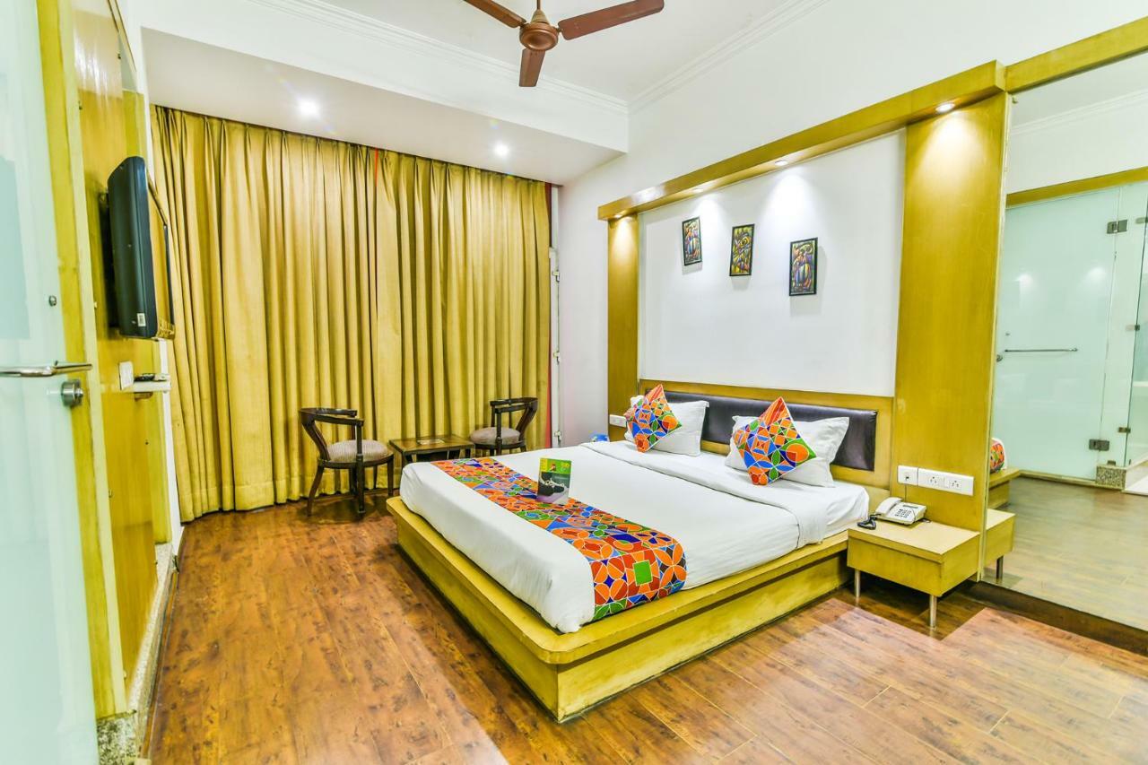 Hotel Parth Inn Ghaziabad Exteriör bild