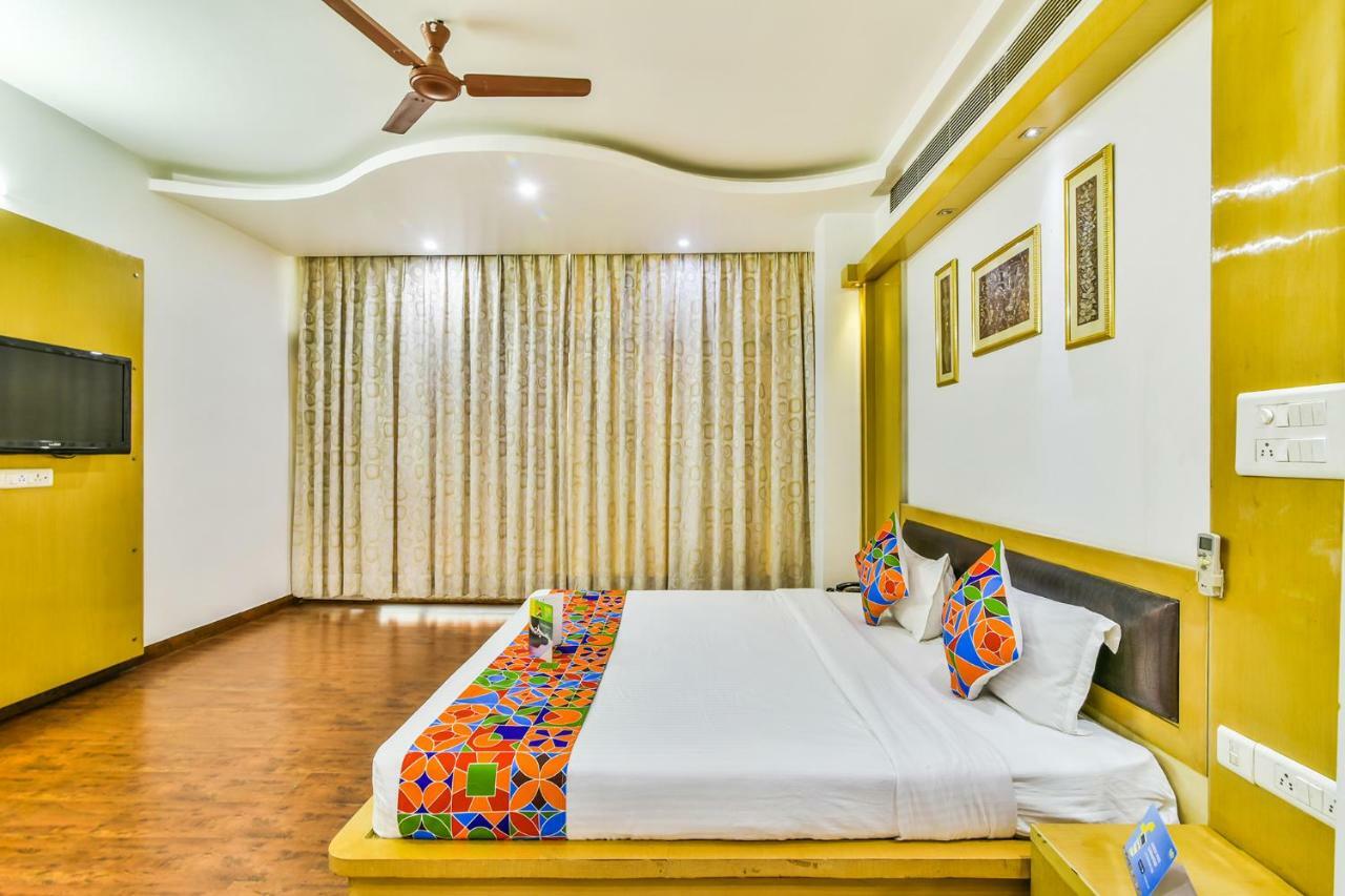 Hotel Parth Inn Ghaziabad Exteriör bild