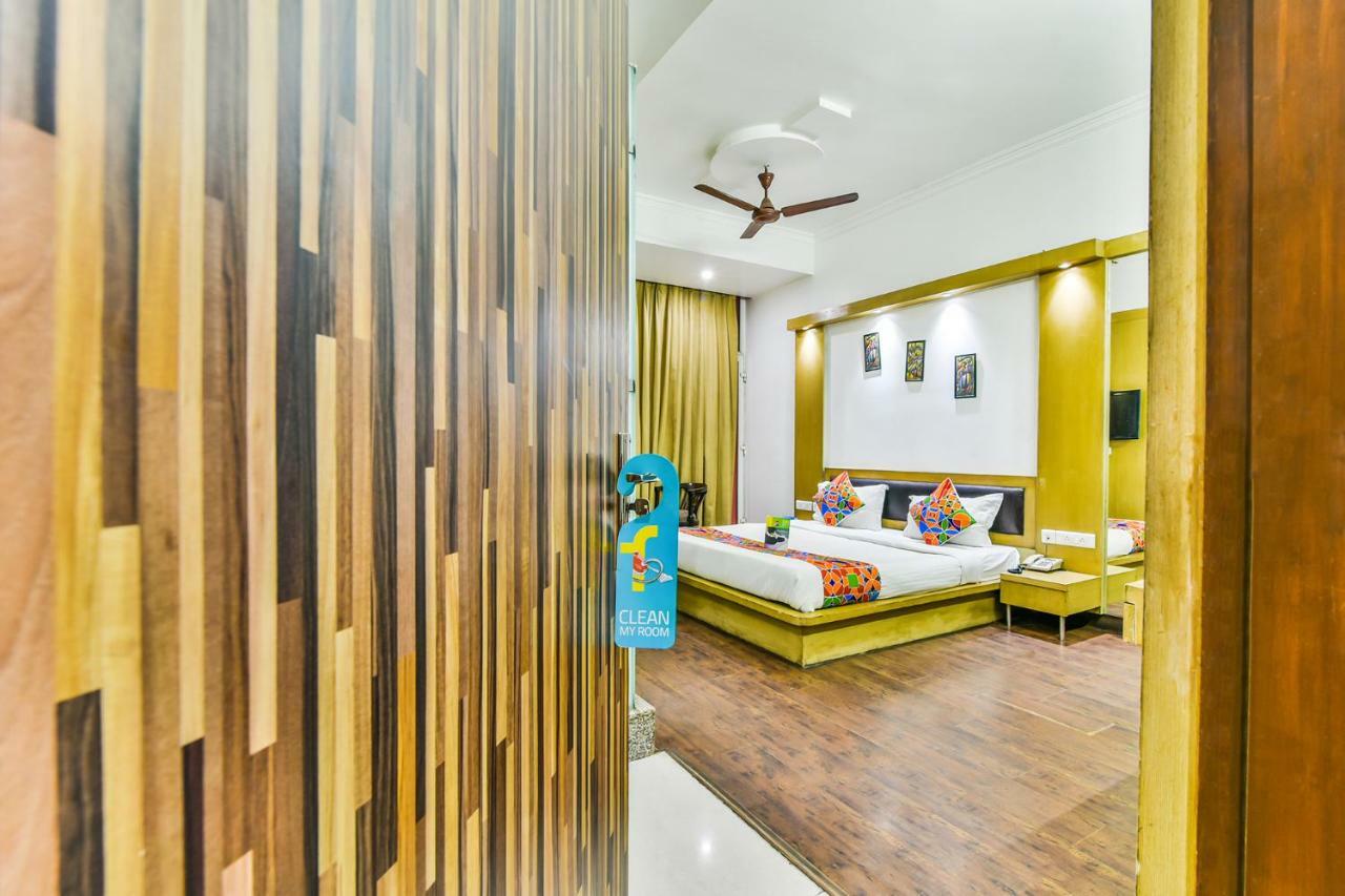 Hotel Parth Inn Ghaziabad Exteriör bild