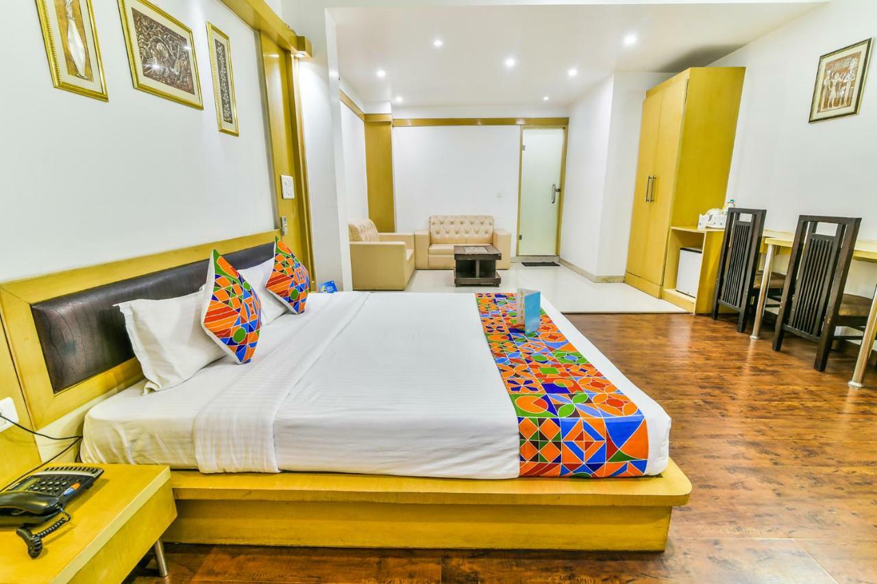 Hotel Parth Inn Ghaziabad Exteriör bild