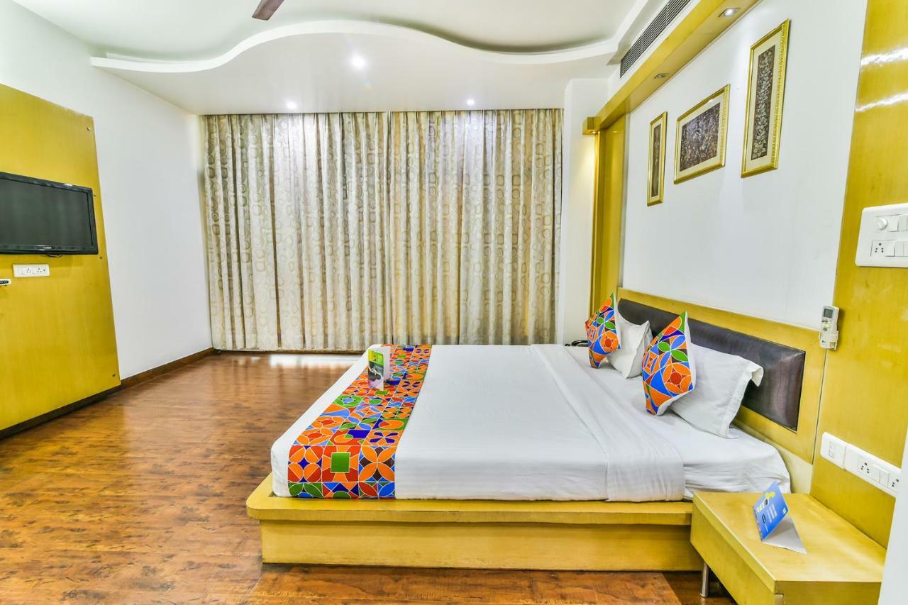 Hotel Parth Inn Ghaziabad Exteriör bild