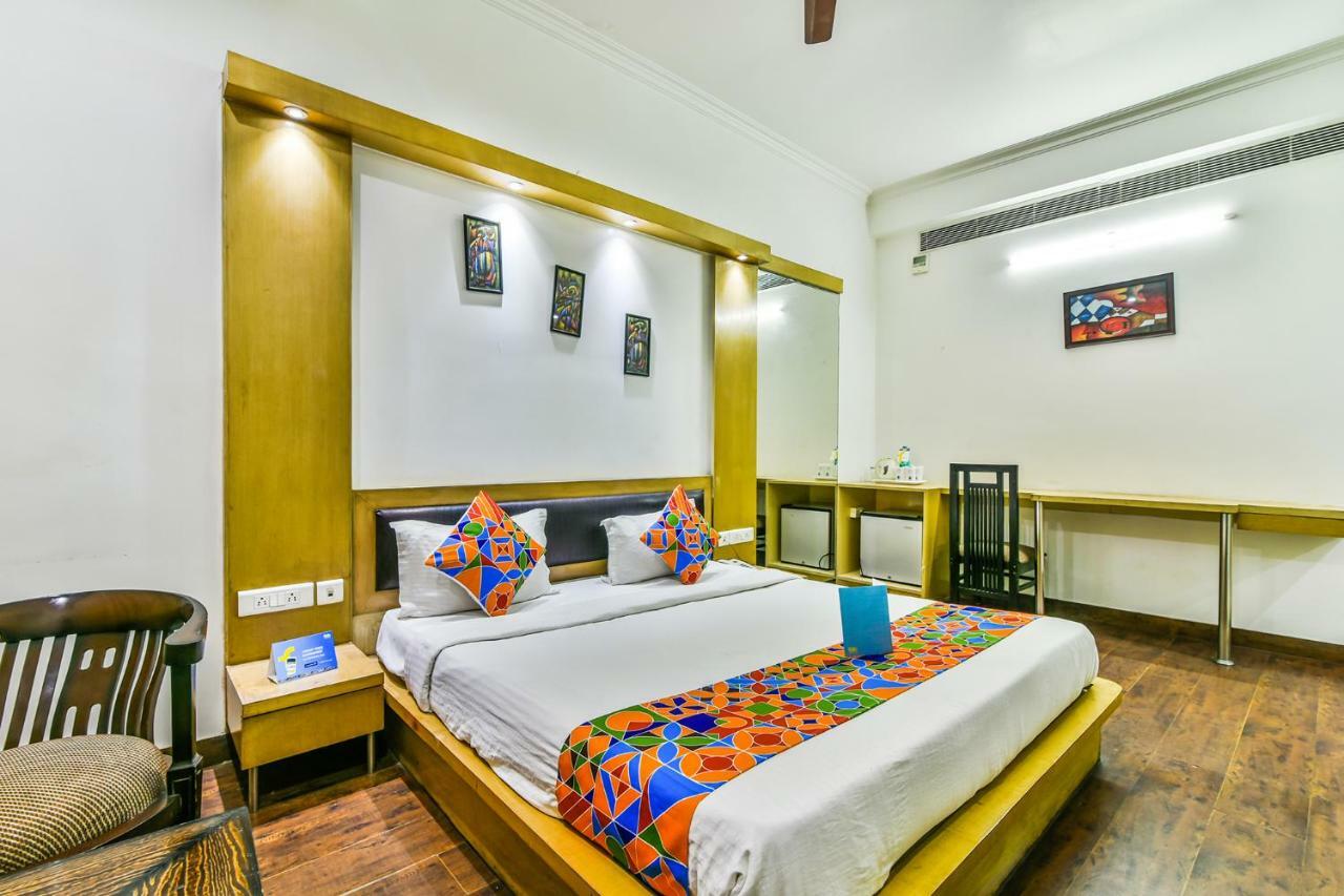 Hotel Parth Inn Ghaziabad Exteriör bild