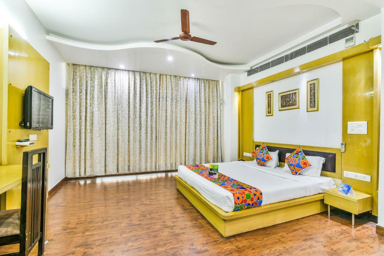 Hotel Parth Inn Ghaziabad Exteriör bild