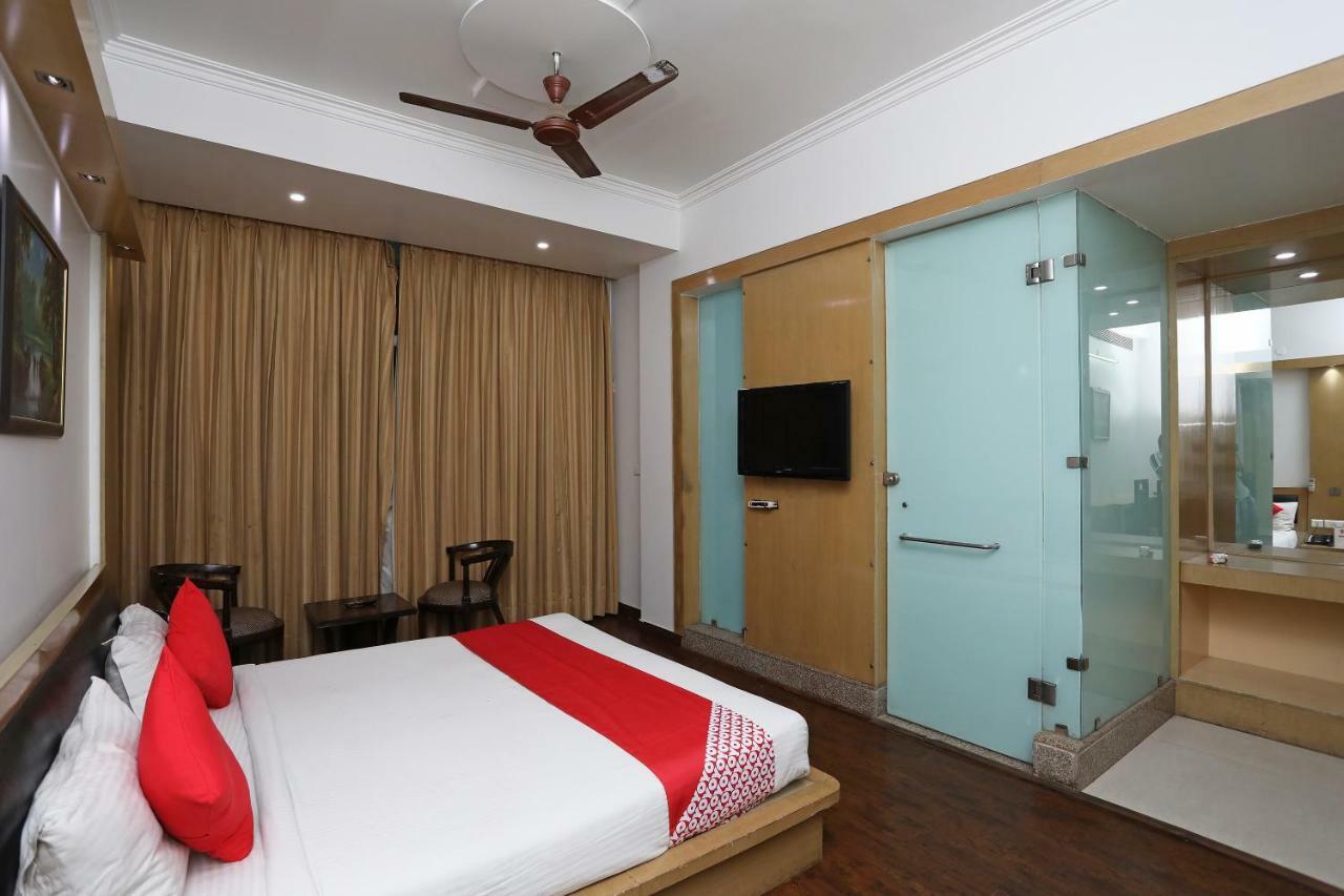 Hotel Parth Inn Ghaziabad Exteriör bild